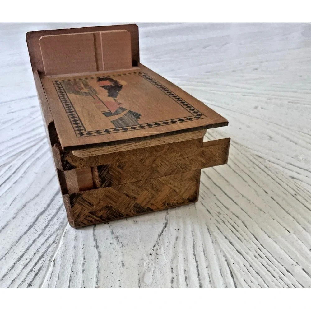 Vtg Inlaid Wood Japanese Mt Fuji  Secret Puzzle Box Wooden Jewelry/Stash Box